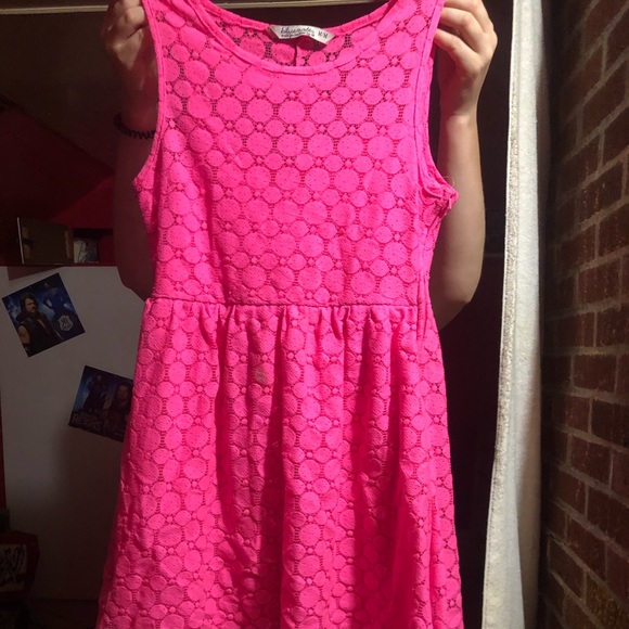 Dresses - Picture 7 of 7